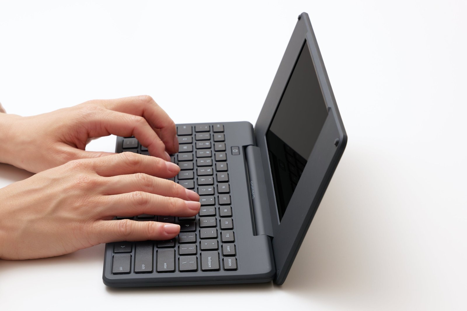 pomera - Full-Suite Typewriter For Focused Writing Includes Screen Protector Film
