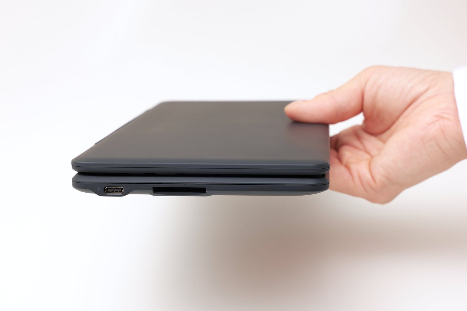 pomera - Full-Suite Typewriter For Focused Writing Includes Screen Protector Film
